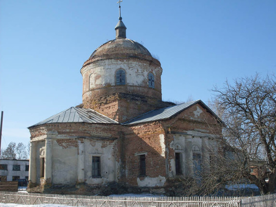 Храм великомученика Димитрия Солонского, с. Средние Апочки, Горшеченский р-н